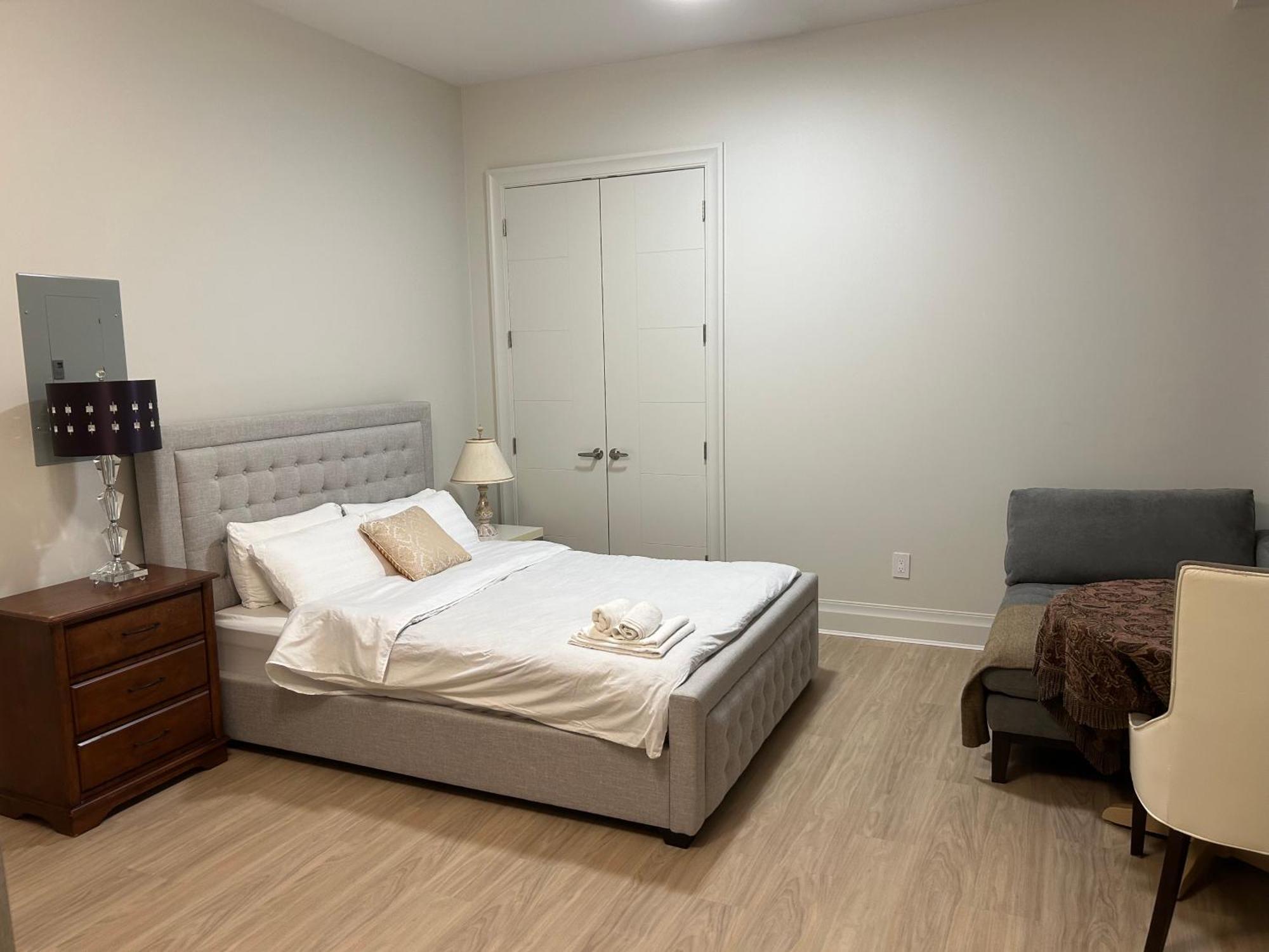 Guest Suite In 列治文 外观 照片