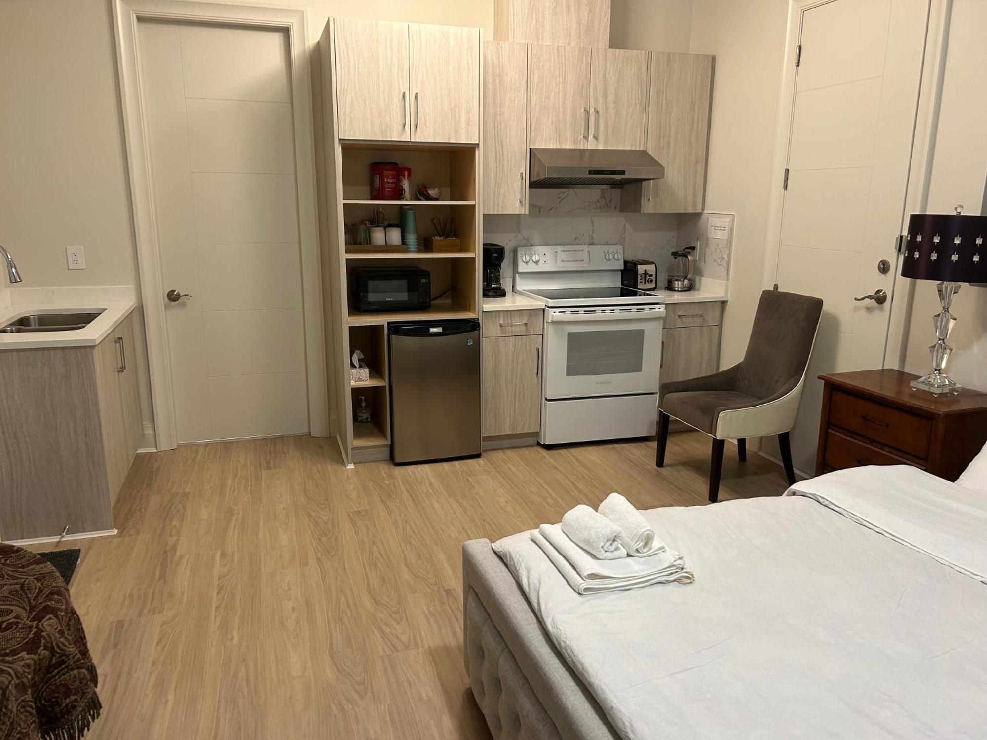 Guest Suite In 列治文 外观 照片