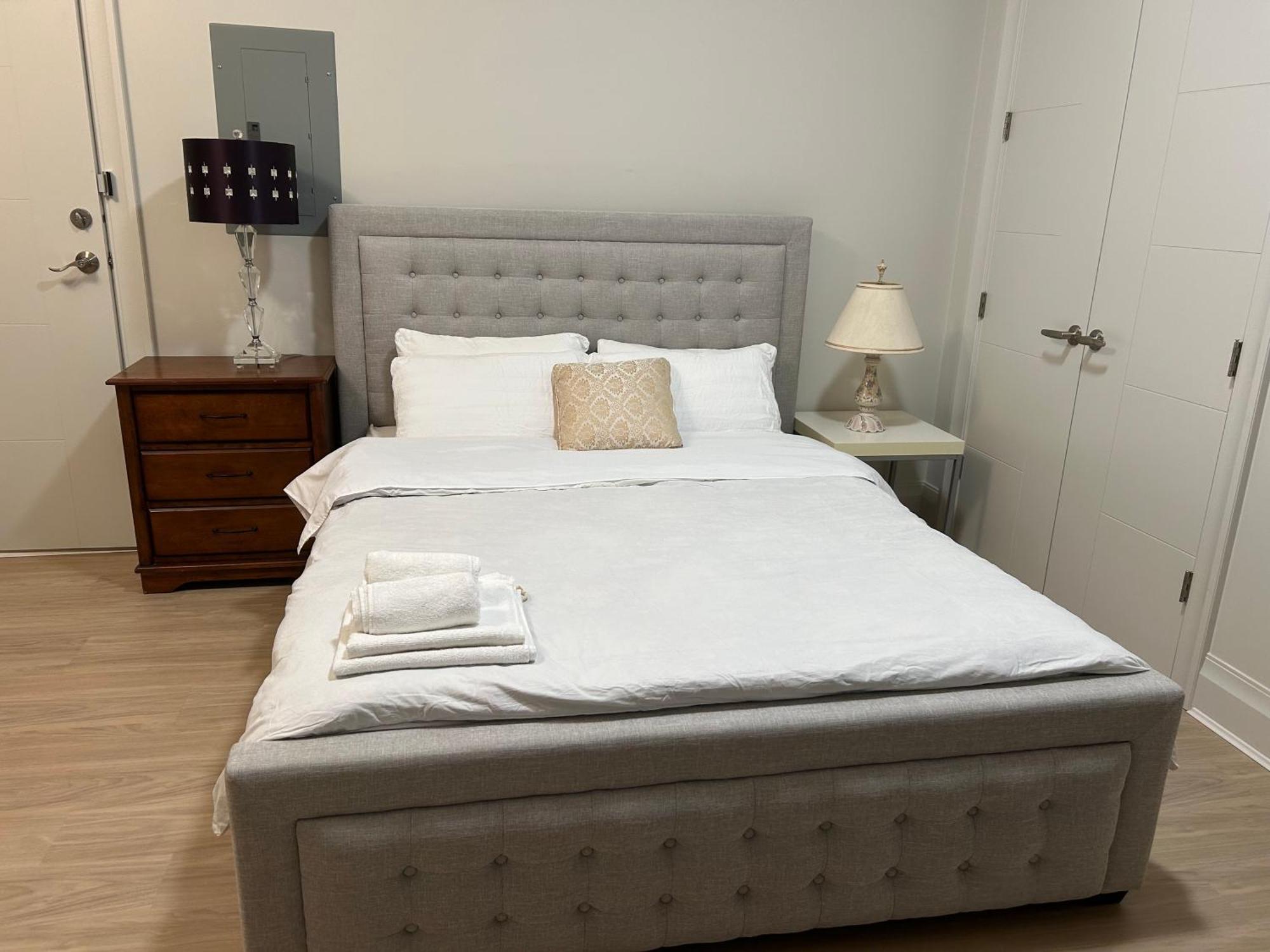 Guest Suite In 列治文 外观 照片